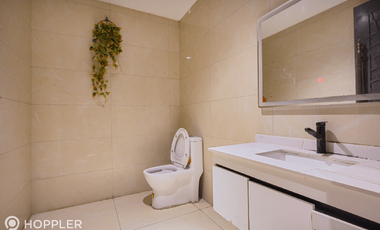 200.0sqm Building for Rent in Poblacion, Makati - CR0797575