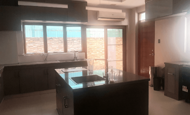 5BR House for Rent in Magallanes, Makati - RR3379882