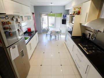 Venta Casa Chalet Villa Luzuriaga