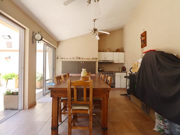 Venta Casa Chalet Villa Luzuriaga