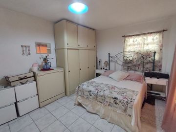 Venta Casa 5 Amb, con quincho y jardín - Haedo