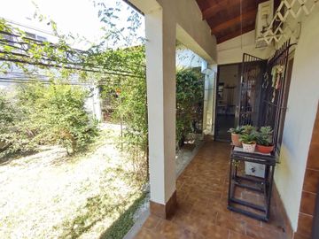 Venta Casa 5 Amb, con quincho y jardín - Haedo