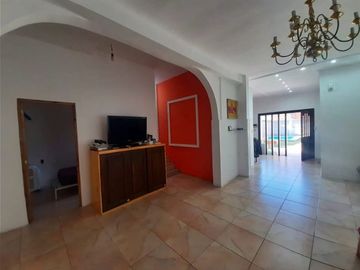Casa con Departamento en venta en Merlo Sur