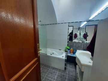 Casa con Departamento en venta en Merlo Sur