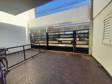 Casa con Departamento en venta en Merlo Sur