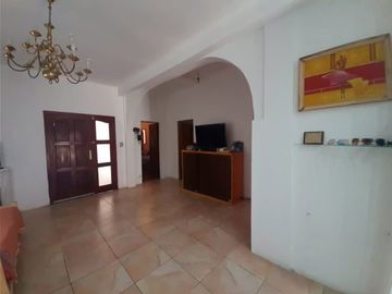 Casa con Departamento en venta en Merlo Sur