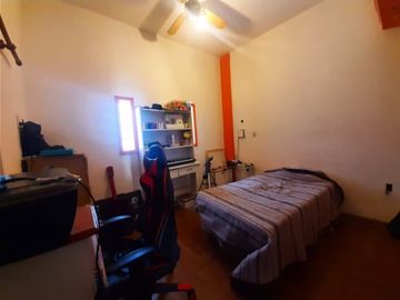 Casa con Departamento en venta en Merlo Sur