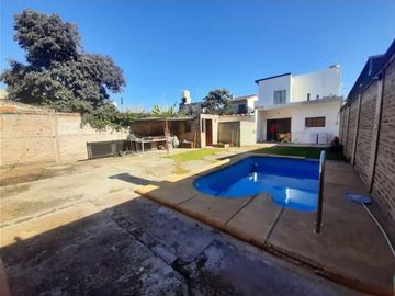 Casa con Departamento en venta en Merlo Sur