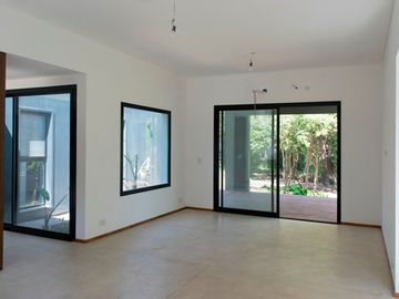 Casa - Venta - Garin - 3 domitorios