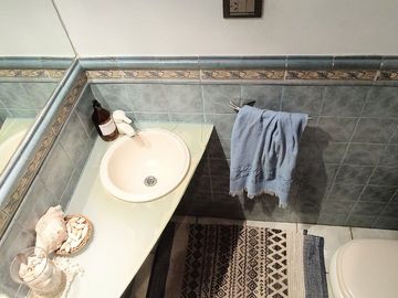 VENTA CASA 5 AMB. BARRIO PARQUE BERNAL PILETA