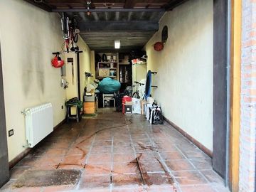 VENTA CASA 5 AMB. BARRIO PARQUE BERNAL PILETA