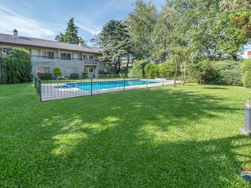 VENTA DUPLEX 2 AMBIENTES EN PILAR COCHERA PILETA