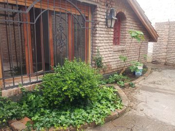 VENTA CASA 1 DORMITORIO | B° CENTRO OESTE NEUQUEN