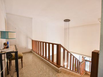 CASA EN VENTA LA PLATA 3 DORMITORIOS Y ESTUDIO