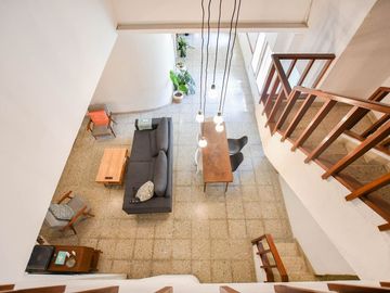 CASA EN VENTA LA PLATA 3 DORMITORIOS Y ESTUDIO