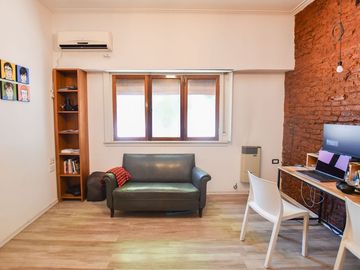 CASA EN VENTA LA PLATA 3 DORMITORIOS Y ESTUDIO