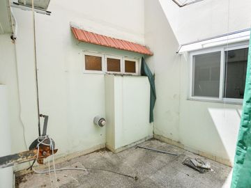 CASA EN VENTA LA PLATA 3 DORMITORIOS Y ESTUDIO