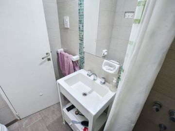 CASA EN VENTA LA PLATA 3 DORMITORIOS Y ESTUDIO