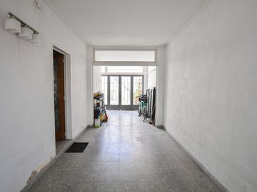 CASA EN VENTA LA PLATA 3 DORMITORIOS Y ESTUDIO