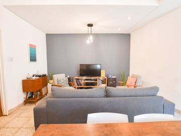 CASA EN VENTA LA PLATA 3 DORMITORIOS Y ESTUDIO