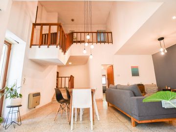 CASA EN VENTA LA PLATA 3 DORMITORIOS Y ESTUDIO