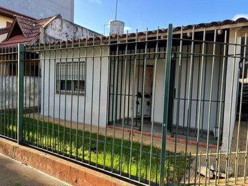 VENTA CASA MUÑIZ ESQUINA IDEAL INVERSOR