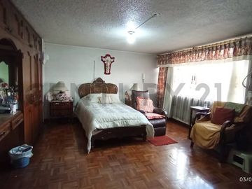 ¡EN VENTA – Departamento amplio en La Magdalena!  Ubicación estratégica