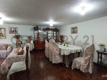 ¡EN VENTA – Departamento amplio en La Magdalena!  Ubicación estratégica