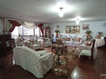¡EN VENTA – Departamento amplio en La Magdalena!  Ubicación estratégica