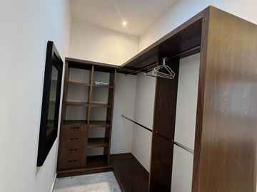 CASA EN VENTA  EN LAGOS DE JURIQUILLA