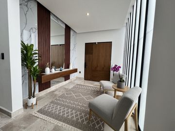 CASA EN VENTA  EN LAGOS DE JURIQUILLA