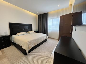 CASA EN VENTA  EN LAGOS DE JURIQUILLA