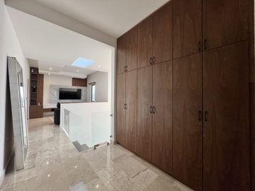 CASA EN VENTA  EN LAGOS DE JURIQUILLA