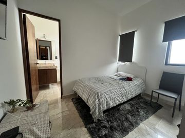 CASA EN VENTA  EN LAGOS DE JURIQUILLA