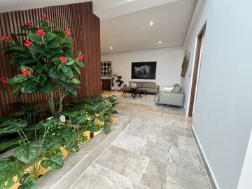 CASA EN VENTA  EN LAGOS DE JURIQUILLA