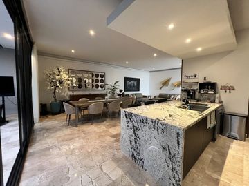 CASA EN VENTA  EN LAGOS DE JURIQUILLA