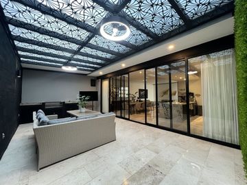 CASA EN VENTA  EN LAGOS DE JURIQUILLA