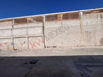 TERRENO COMERCIAL DE 250M2 CON BARDA PERIMETRAL, UBICACIÓN ESTRATÉGICA EN SATÉLITE, Querétaro.