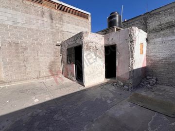 TERRENO COMERCIAL DE 250M2 CON BARDA PERIMETRAL, UBICACIÓN ESTRATÉGICA EN SATÉLITE, Querétaro.