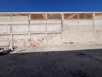TERRENO COMERCIAL DE 250M2 CON BARDA PERIMETRAL, UBICACIÓN ESTRATÉGICA EN SATÉLITE, Querétaro.