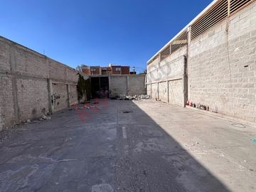 TERRENO COMERCIAL DE 250M2 CON BARDA PERIMETRAL, UBICACIÓN ESTRATÉGICA EN SATÉLITE, Querétaro.