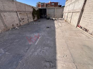 TERRENO COMERCIAL DE 250M2 CON BARDA PERIMETRAL, UBICACIÓN ESTRATÉGICA EN SATÉLITE, Querétaro.