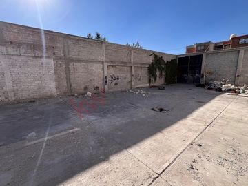 TERRENO COMERCIAL DE 250M2 CON BARDA PERIMETRAL, UBICACIÓN ESTRATÉGICA EN SATÉLITE, Querétaro.