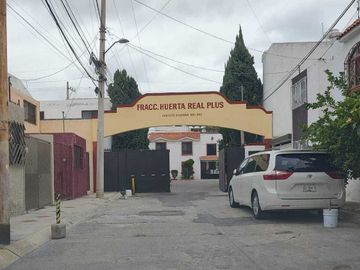 CASA EN VENTA EN FRACC. HUERTA REAL PLUS