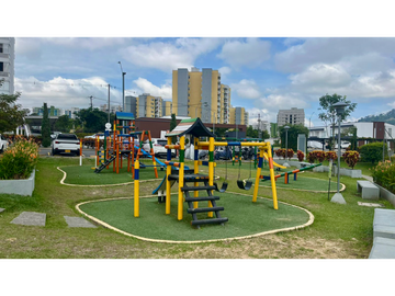 Extraordinaria casa con estilo moderno en sector la Macarena.Dosquebradas-Colombia.