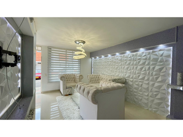 Oportunidad I Extraordinaria casa remodelada en el Pueblito Cafetero con 154 m2, 3 alcobas y 4 baños.  Av. Sur. Pereira - Colombia.