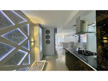 Oportunidad I Extraordinaria casa remodelada en el Pueblito Cafetero con 154 m2, 3 alcobas y 4 baños.  Av. Sur. Pereira - Colombia.