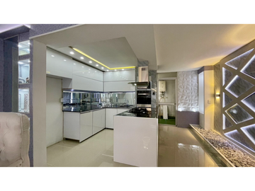 Oportunidad I Extraordinaria casa remodelada en el Pueblito Cafetero con 154 m2, 3 alcobas y 4 baños.  Av. Sur. Pereira - Colombia.
