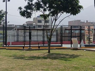 CASA DE  2 PISOS FRENTE A PARQUE EN STO. DOMINGO DE CARABAYLLO