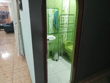 CASA DE  2 PISOS FRENTE A PARQUE EN STO. DOMINGO DE CARABAYLLO